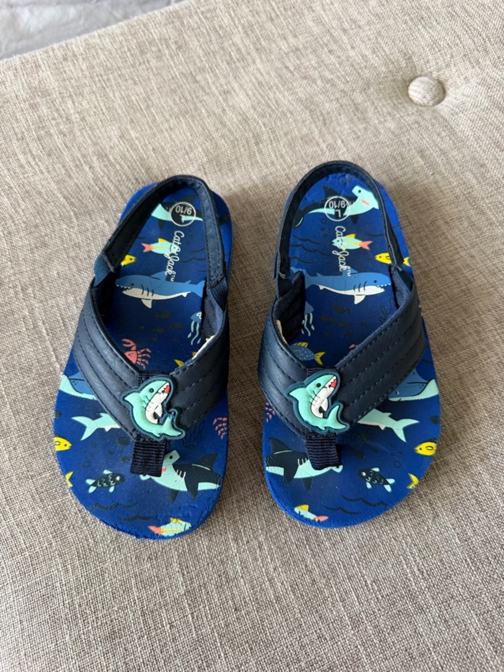 Cat & Jack Navy Blue Shark-Print Kids Flip-Flop Sandals